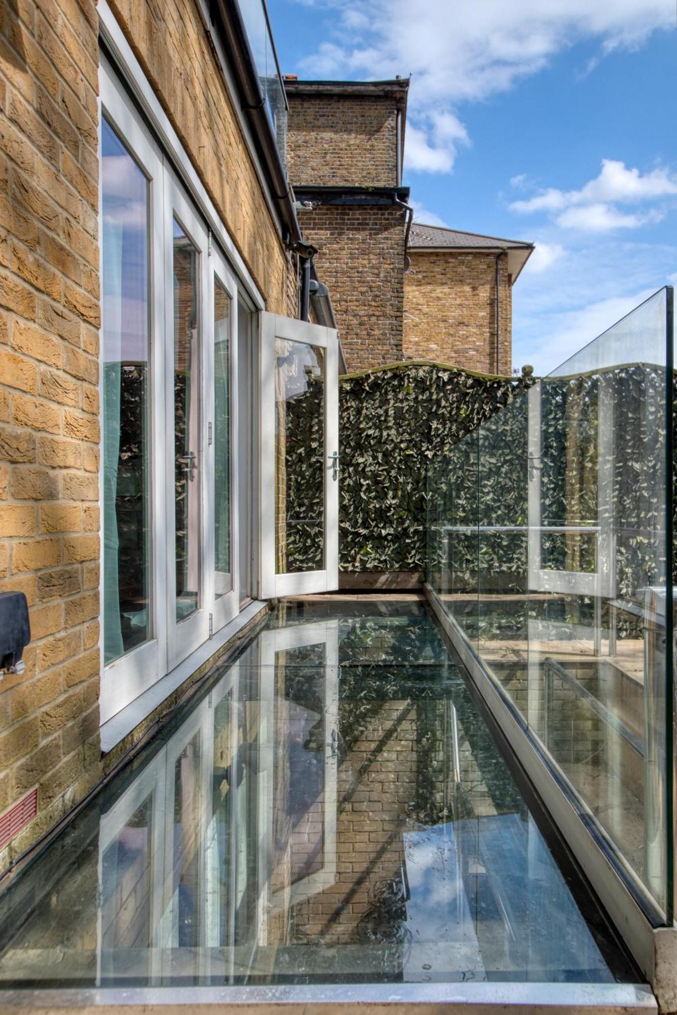 4 Bedroom House In Chiswick- Elegance & Serenity Londra