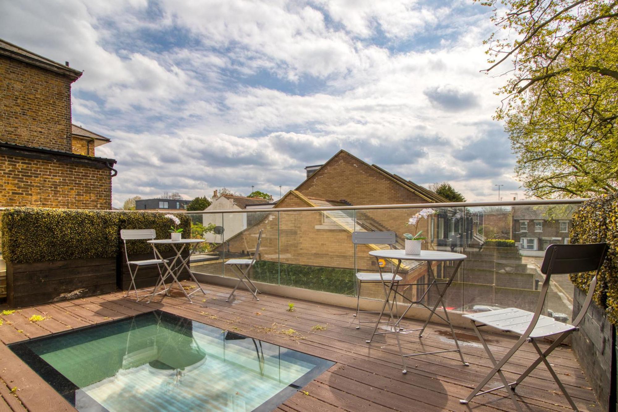 4 Bedroom House In Chiswick- Elegance & Serenity London