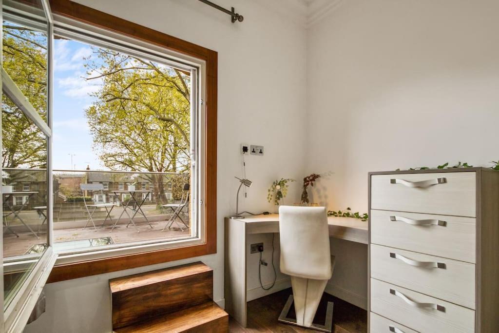 Appartamento 4 Bedroom House In Chiswick- Elegance & Serenity