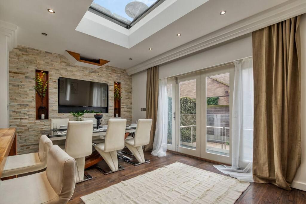 4 Bedroom House In Chiswick- Elegance & Serenity Appartamento *